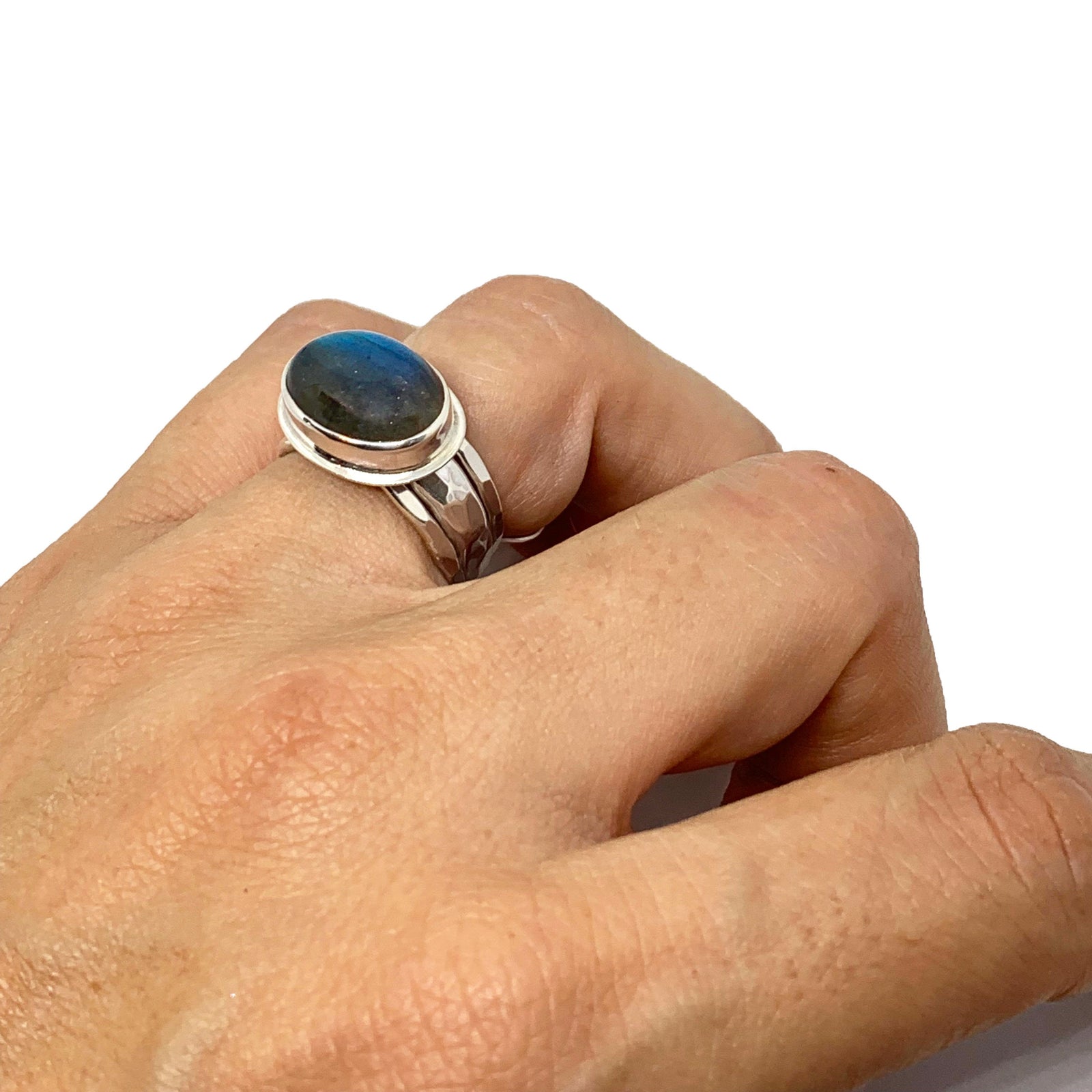 Labradorite Meaning and Labradorite Jewelry Healing Properties