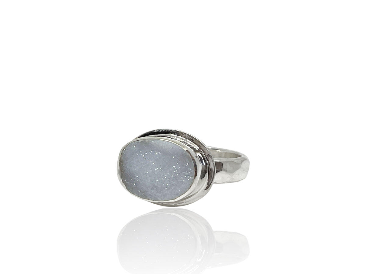 Druzy Ring Silver Oval Hammered Band Size 7