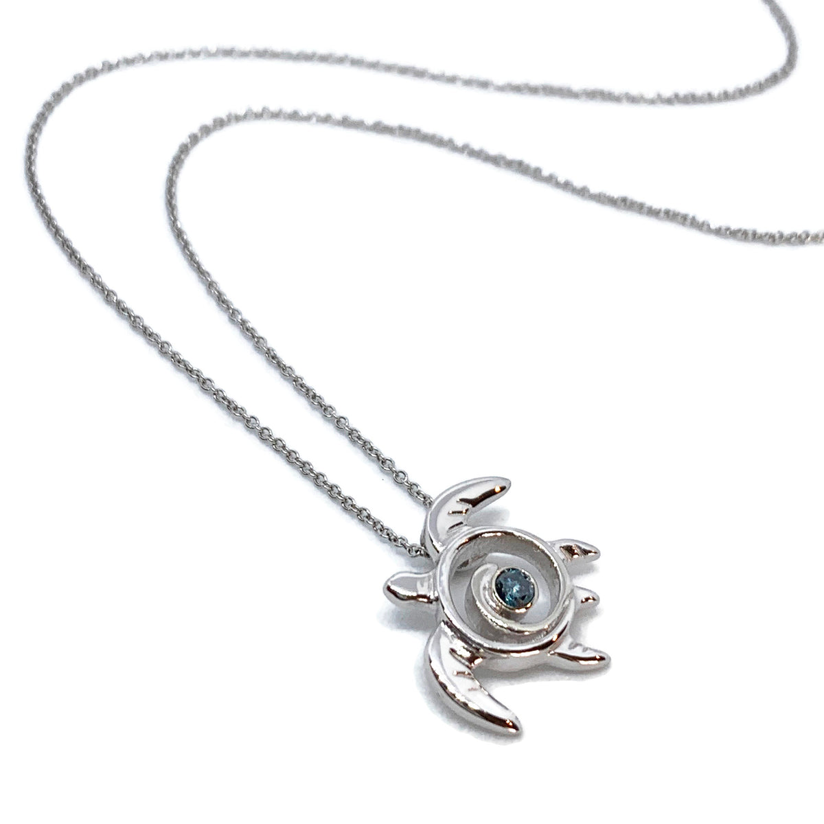 Sea Turtle Necklace White Gold with Blue Diamond